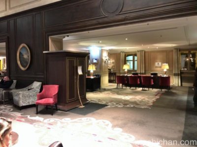 ホテル パリの4つ星ホテル ウェスティン パリ ヴァンドーム 騒音事件に遭遇したもののパリ 中心地にあるラグジュアリーなホテル 18年12月 19年1月 パリ フランクフルト旅行 11 ましちゃんのブログ