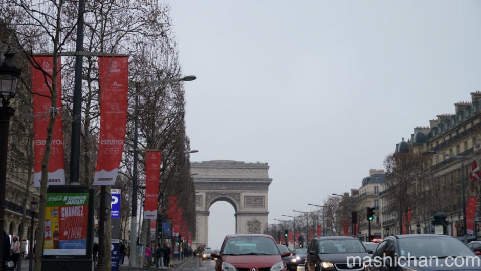パリの元旦 エッフェル塔 凱旋門と観光スポットをお散歩 正月でも通常営業のお店が多いです 19年12月 年1月 パリ旅行 9 ましちゃんのブログ